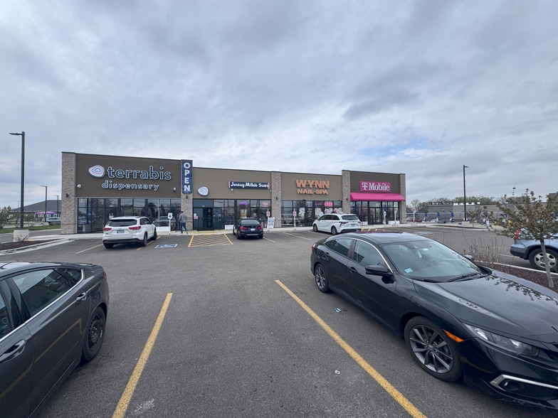 1721 Galena Avenue, Dixon, IL for sale - Building Photo - Image 3 of 10