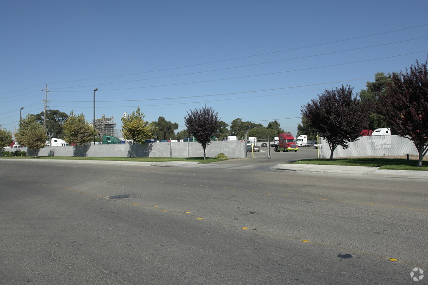 1425 Industrial Dr, Stockton, CA for lease - Building Photo - Image 3 of 5