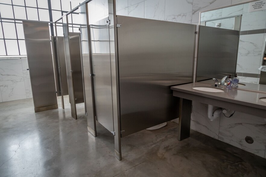 800 Sampson St, Houston, TX for lease - Interior Photo - Image 3 of 17