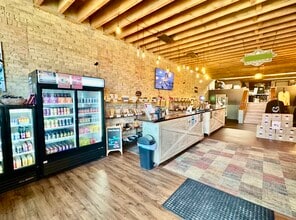 339 Canal Park Dr, Duluth, MN for lease Building Photo- Image 2 of 13