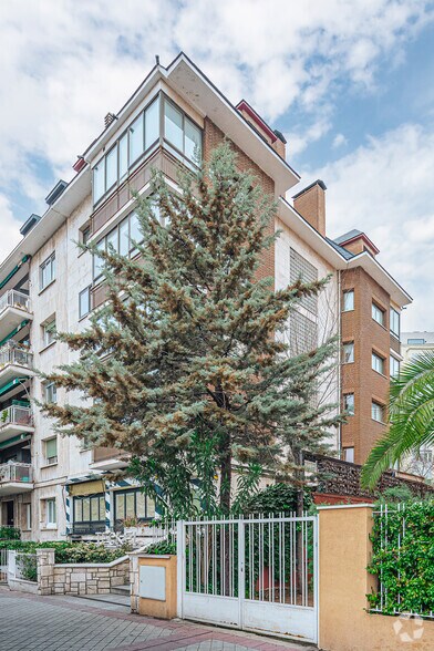 Avenida de Concha Espina, 55, Madrid, Madrid for sale - Building Photo - Image 1 of 1