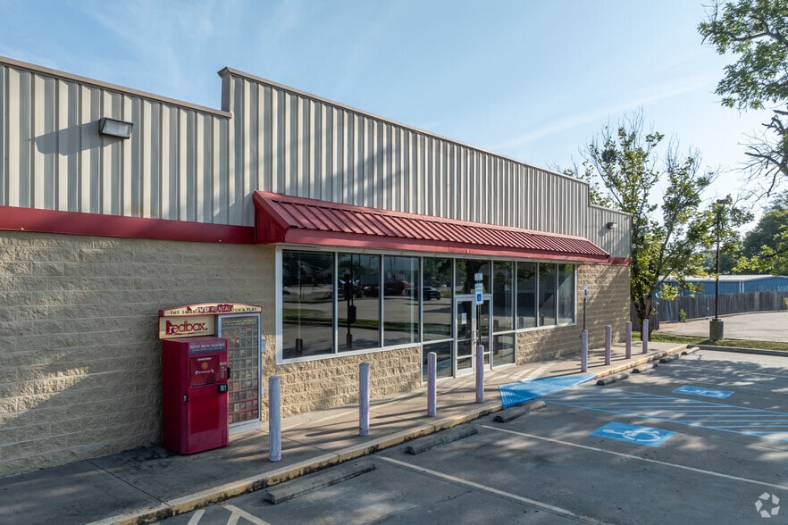 301 E 8th St, Danville, AR for lease - Building Photo - Image 3 of 15