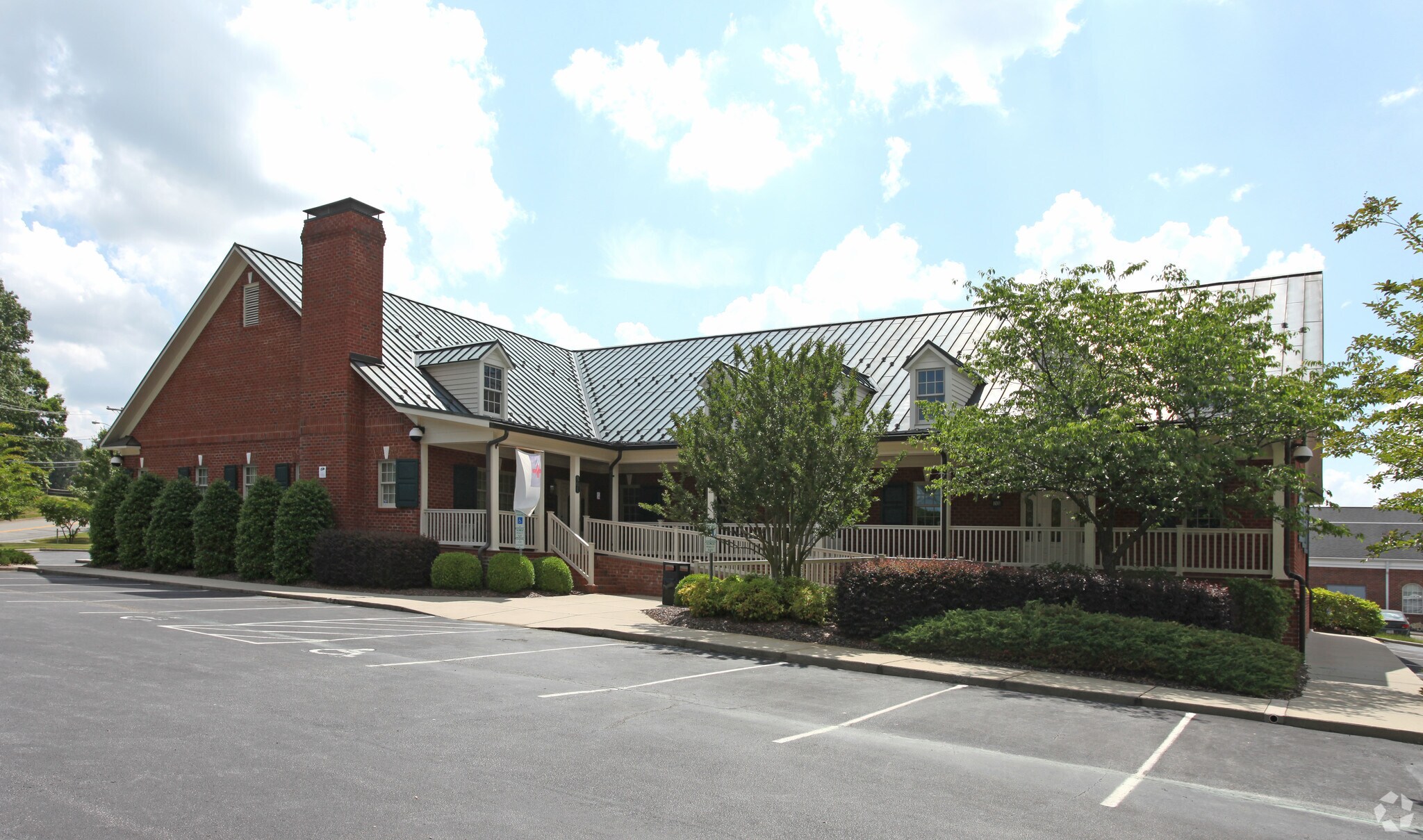 801 Phillips Ave, High Point, NC for sale Primary Photo- Image 1 of 1