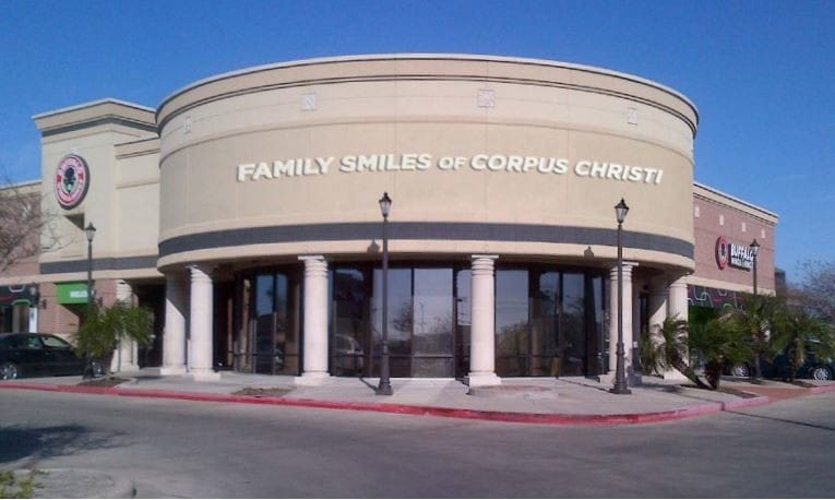 5530-5626 Saratoga Blvd, Corpus Christi, TX for lease - Building Photo - Image 3 of 5