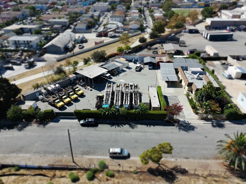 2109 Gundry Ave, Signal Hill, CA for sale - Primary Photo - Image 1 of 9