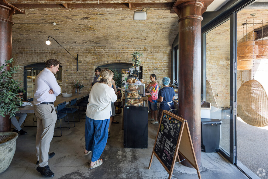 70 Wapping Wall, London for lease - Interior Photo - Image 3 of 34