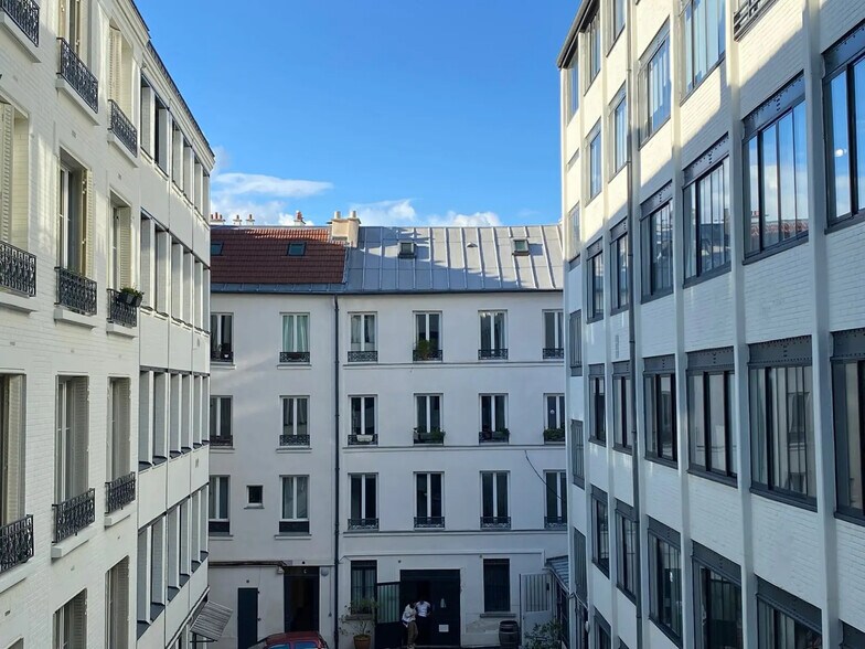 Office in Paris for lease - Building Photo - Image 1 of 5