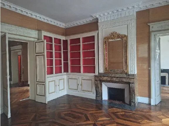 Office in Toulouse for lease Interior Photo- Image 1 of 3