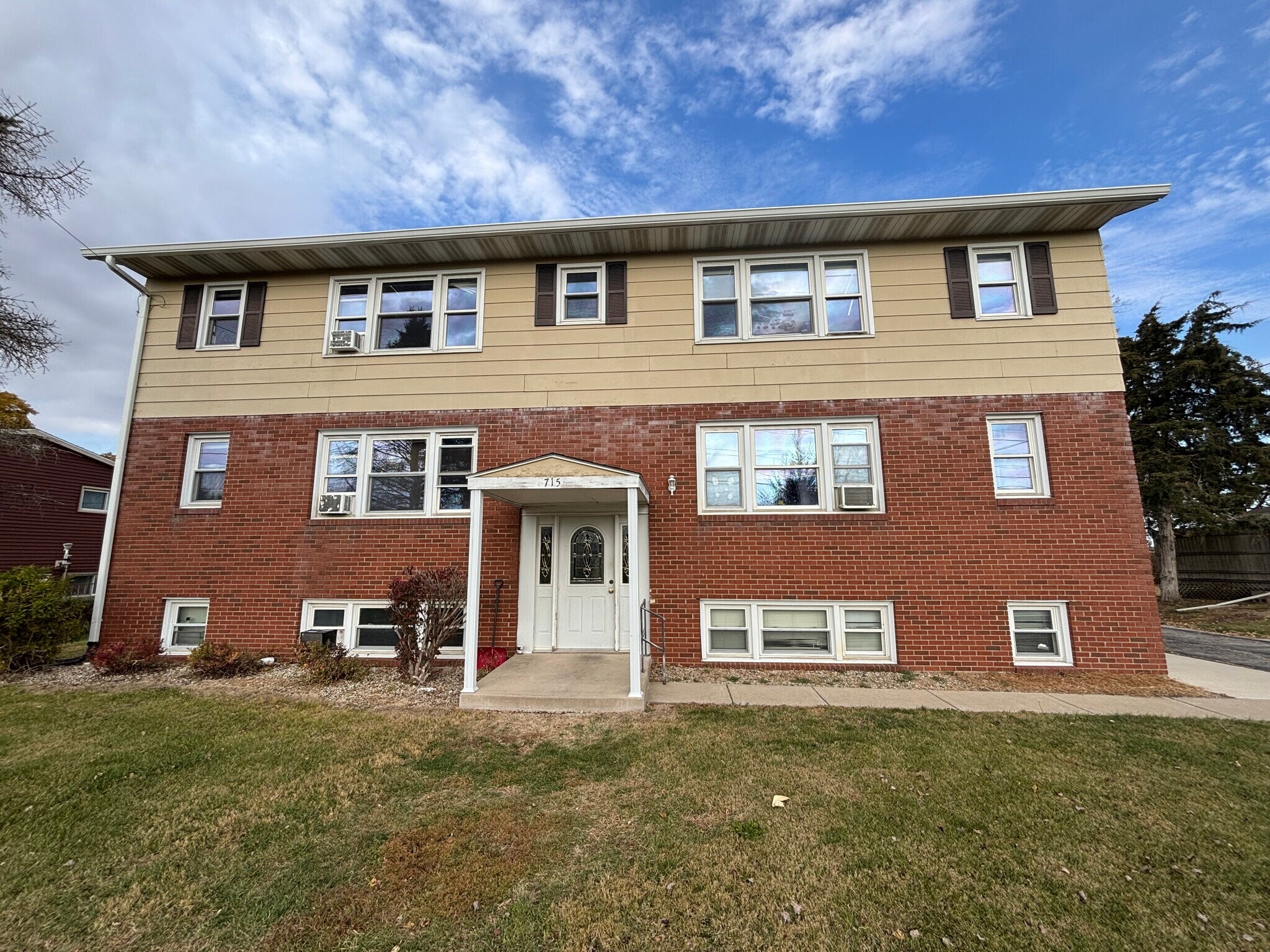 715 E Central Ave, Princeton, IL for sale Primary Photo- Image 1 of 2