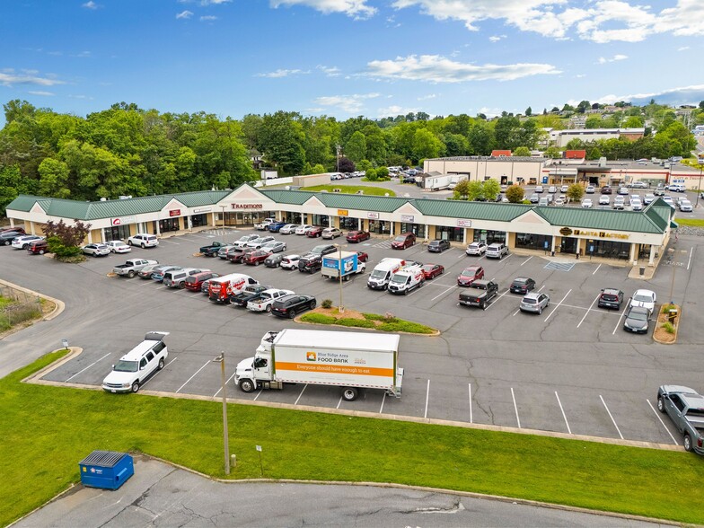 625 Mount Clinton Pike, Harrisonburg, VA for lease - Building Photo - Image 1 of 11