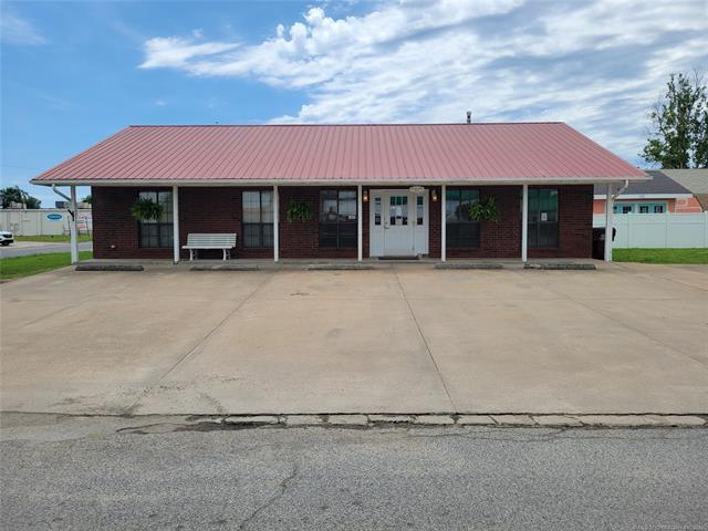 300 S Main St, Eufaula, OK for sale - Primary Photo - Image 1 of 29