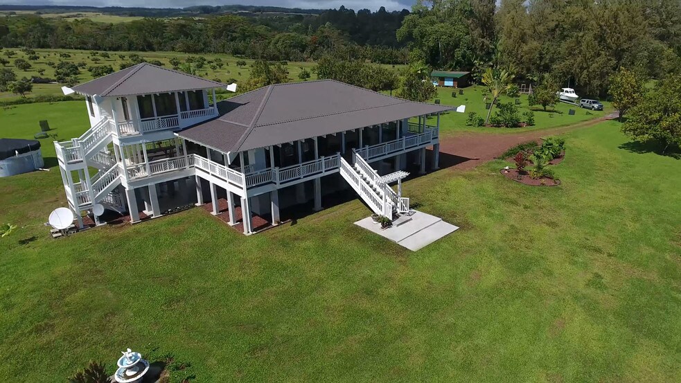 27565 La Rd, Papaikou, HI 96781