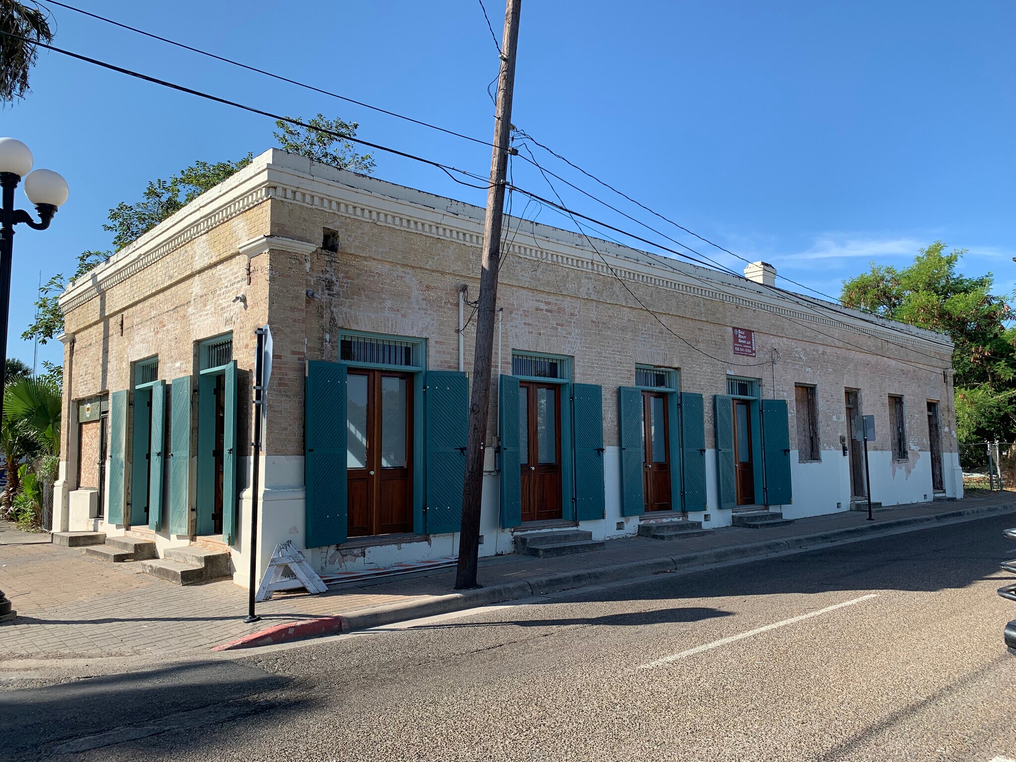 902 E Adams St, Brownsville, TX for sale Primary Photo- Image 1 of 1