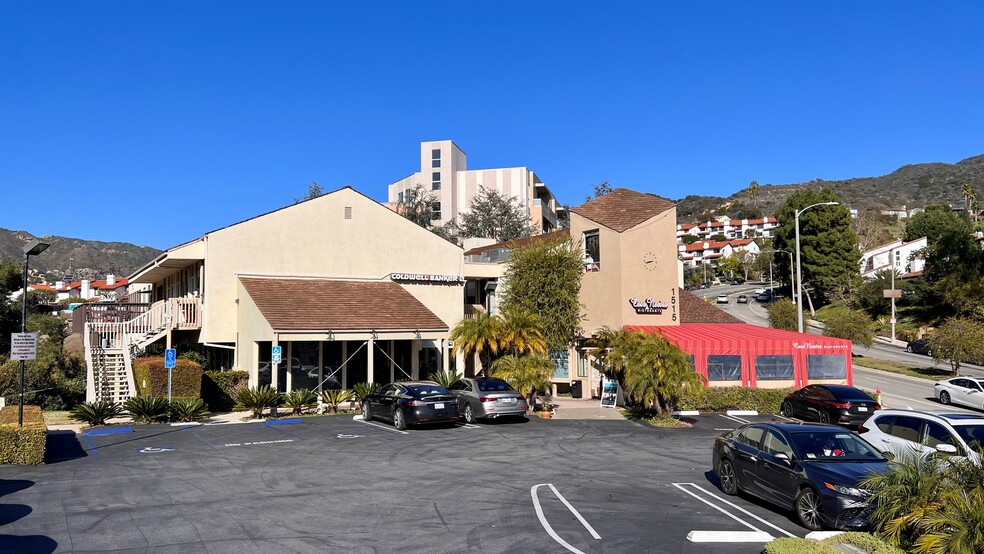 1515 Palisades Dr, Pacific Palisades, CA for lease - Building Photo - Image 2 of 26