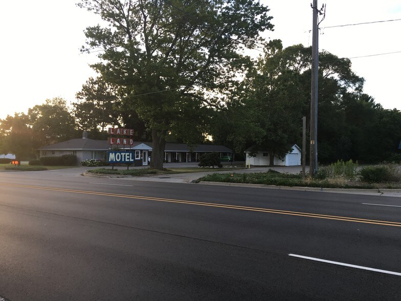 1002 E Colby St, Whitehall, MI for sale - Building Photo - Image 1 of 1