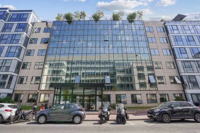 Office in Levallois-Perret for lease Building Photo- Image 1 of 10
