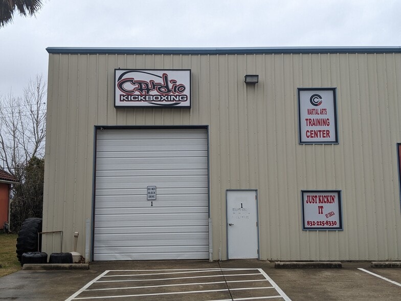 2114 Seabrook Cir, Seabrook, TX for sale - Building Photo - Image 1 of 1