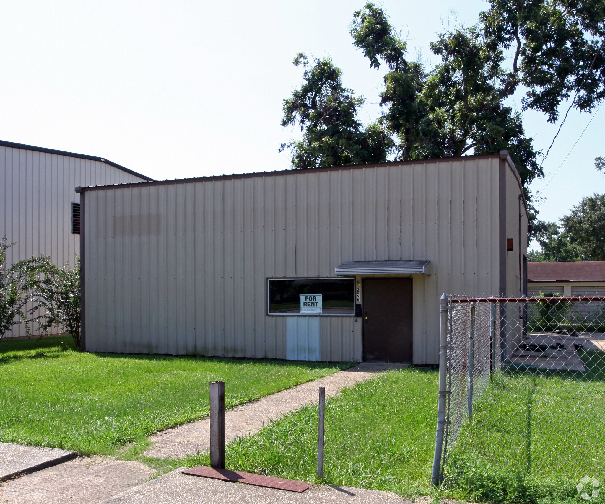 209 W Lee St, Chickasaw, AL for sale Primary Photo- Image 1 of 1
