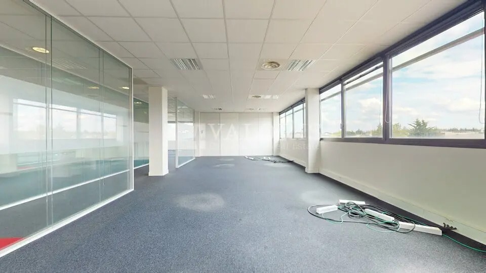 Office in Saint-Priest for sale - Interior Photo - Image 2 of 13