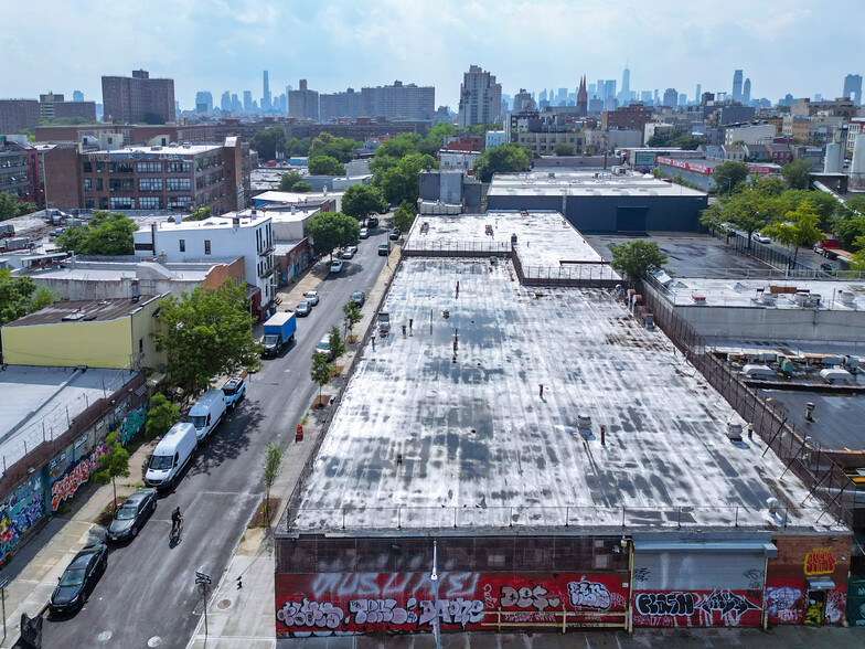 275 Boerum St, Brooklyn, NY for sale - Building Photo - Image 3 of 20