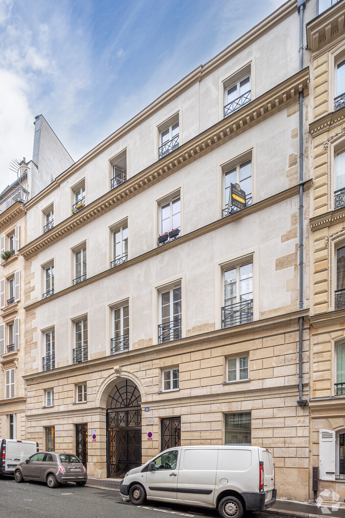 20 Rue Jean-Baptiste Pigalle, Paris for lease Primary Photo- Image 1 of 3