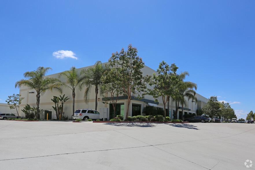 11870 Community Rd, Poway, CA for lease - Building Photo - Image 3 of 6