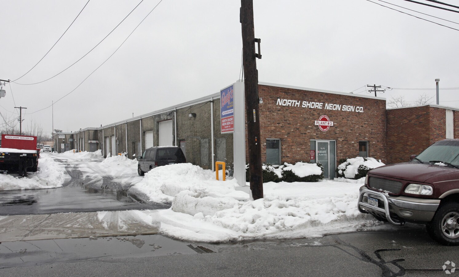 283 Skidmore Rd, Deer Park, NY 11729