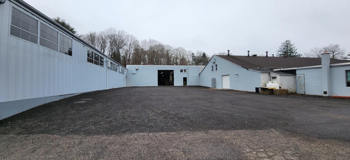 423 E Haddam Moodus Rd, Moodus, CT 06469 Industrial Warehouse Office