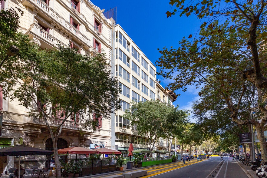 Office in Barcelona for lease - Primary Photo - Image 1 of 7