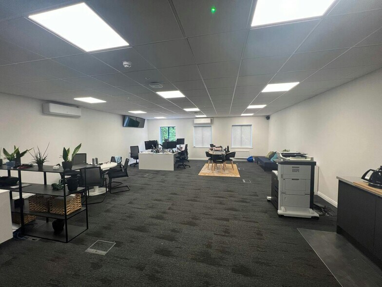 Tollgate, Eastleigh for lease - Building Photo - Image 3 of 15