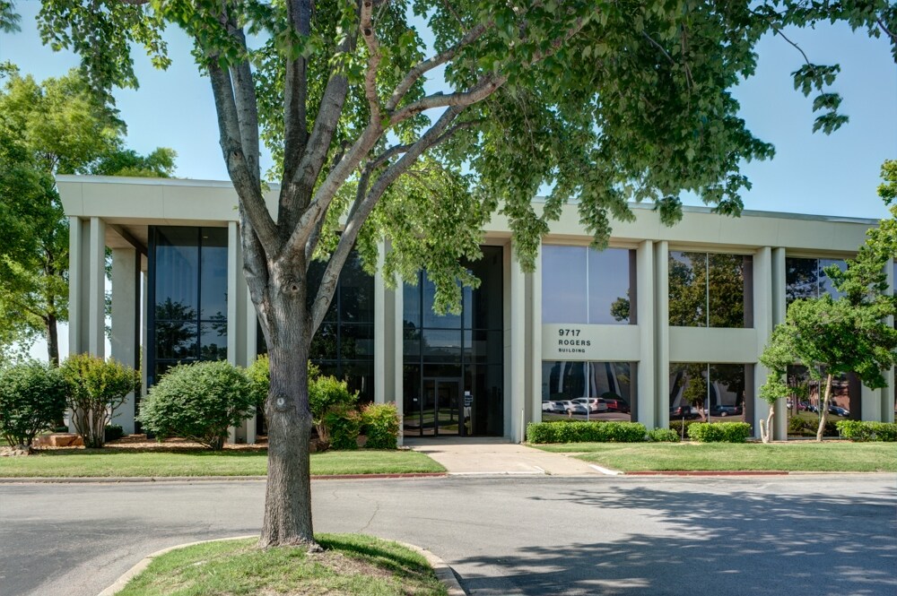 9717 E 42nd St, Tulsa, OK for sale Primary Photo- Image 1 of 1