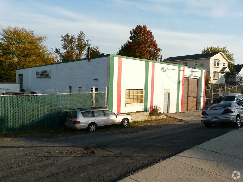 215 Lamberton St, New Haven, CT for sale - Building Photo - Image 1 of 2