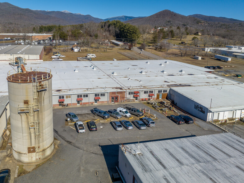 104 Eastside Dr, Black Mountain, NC for lease - Building Photo - Image 3 of 9