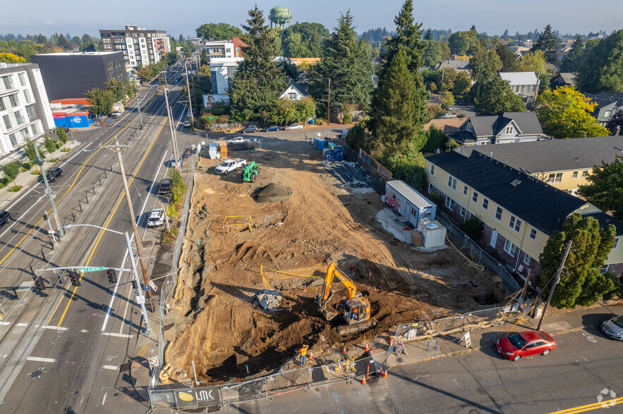 5020 N Interstate Ave, Portland, OR for lease - Primary Photo - Image 1 of 7