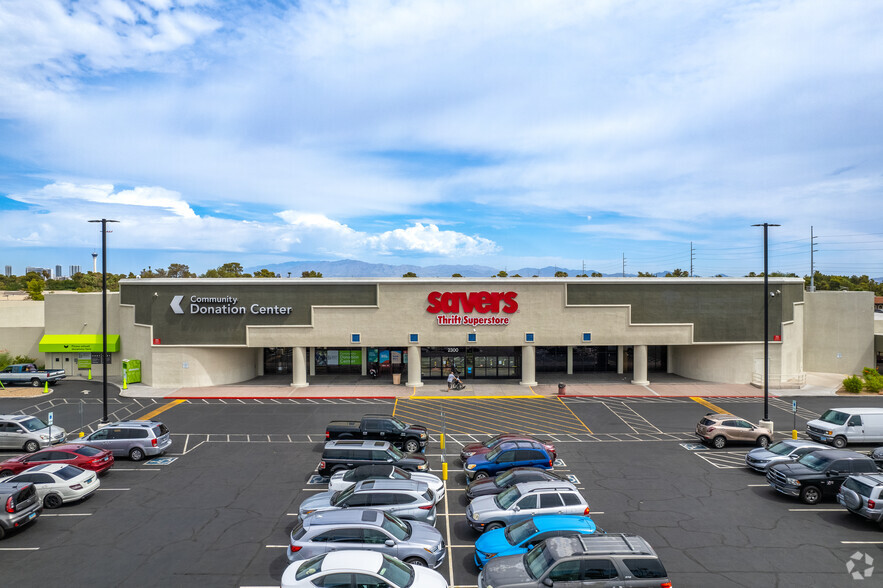 2340 E Tropicana Ave, Las Vegas, NV for lease - Building Photo - Image 1 of 22