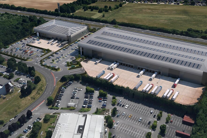 Jays Close, Basingstoke for lease - Aerial - Image 2 of 2