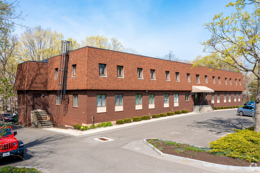 1-7 Old Sherman Tpke, Danbury, CT for lease - Building Photo - Image 1 of 4