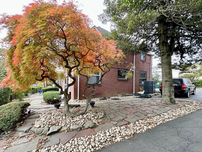 2604 Amboy Rd, Staten Island, NY for lease - Building Photo - Image 2 of 9