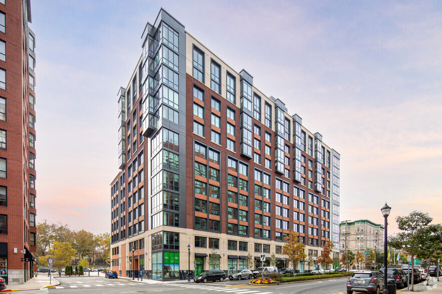 1000 Maxwell Ln, Hoboken, NJ for lease - Building Photo - Image 1 of 11