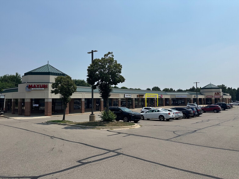 224-278 E Auburn Rd, Rochester Hills, MI for lease - Building Photo - Image 1 of 9