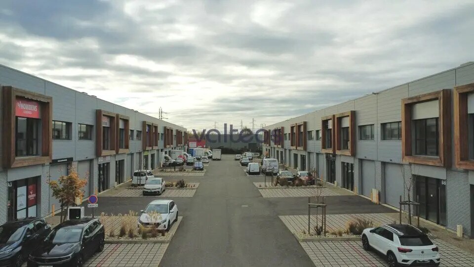 Flex in Toulouse for lease - Building Photo - Image 1 of 10