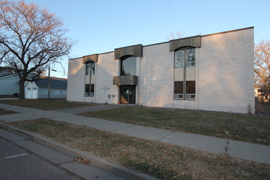 705 Bay St, Chippewa Falls, WI for sale - Building Photo - Image 1 of 1