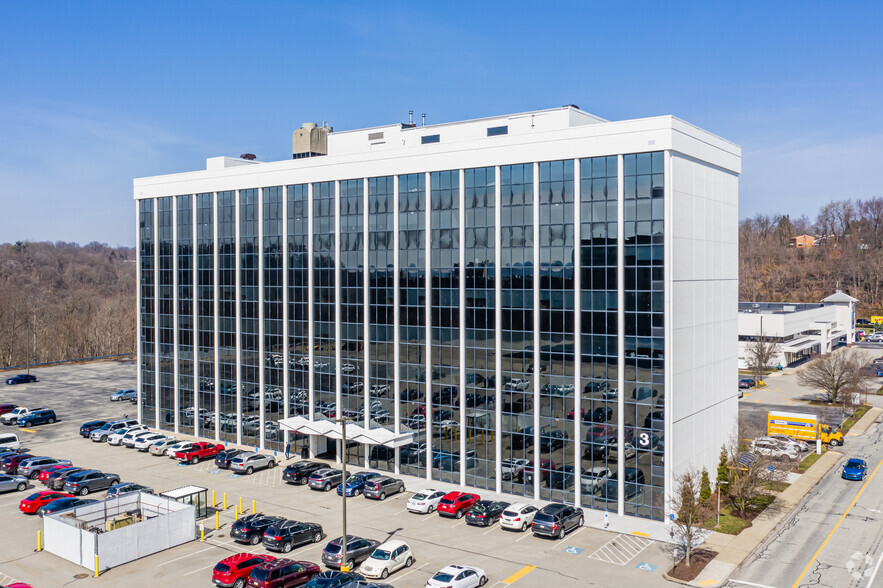 300 Penn Center Blvd, Pittsburgh, PA for sale - Primary Photo - Image 1 of 1