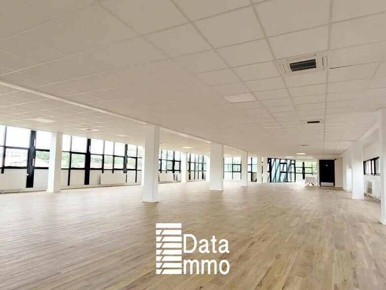 Office in Champigny-sur-Marne for lease - Building Photo - Image 2 of 10