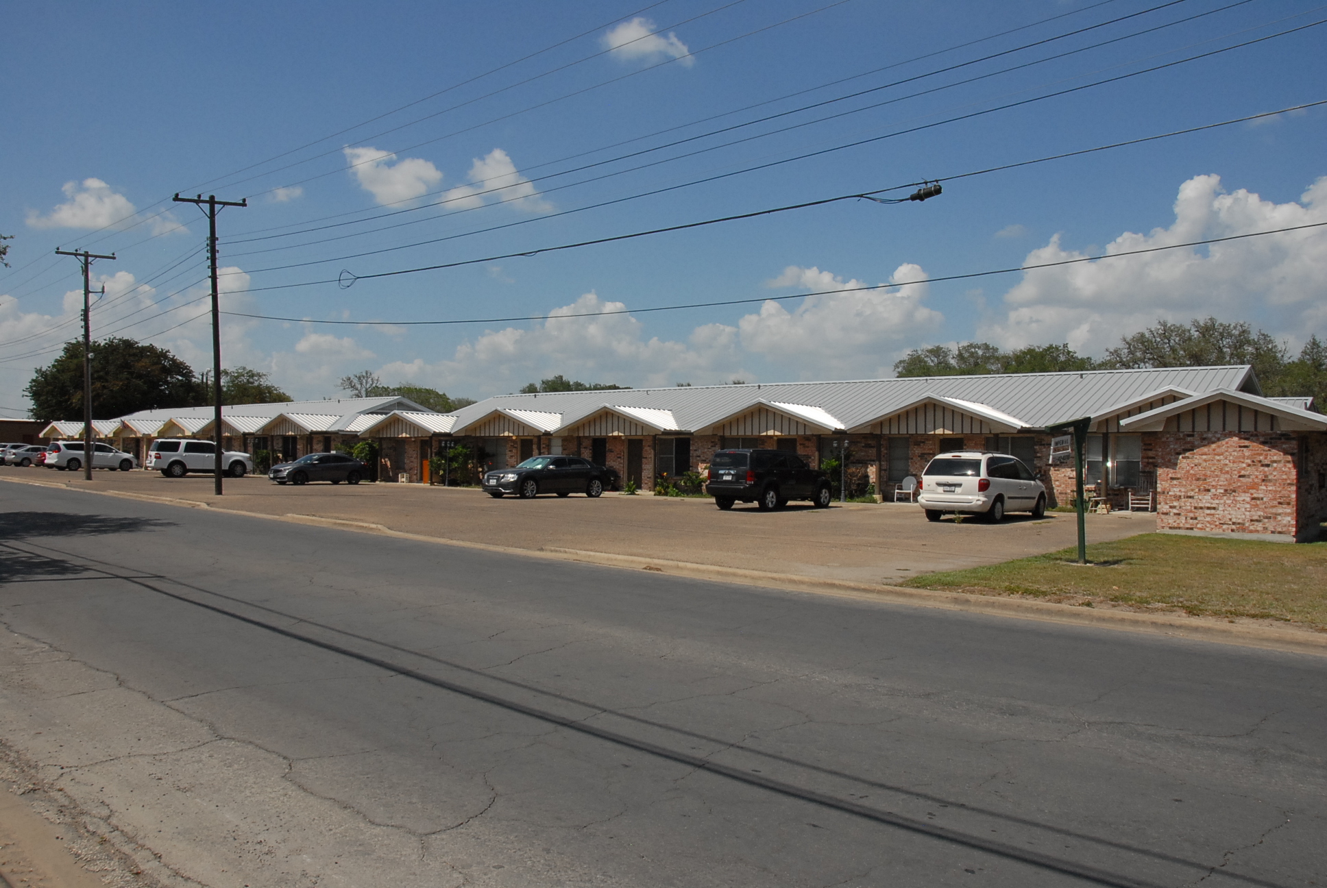 1400 N Saint Marys St, Beeville, TX for sale Building Photo- Image 1 of 1