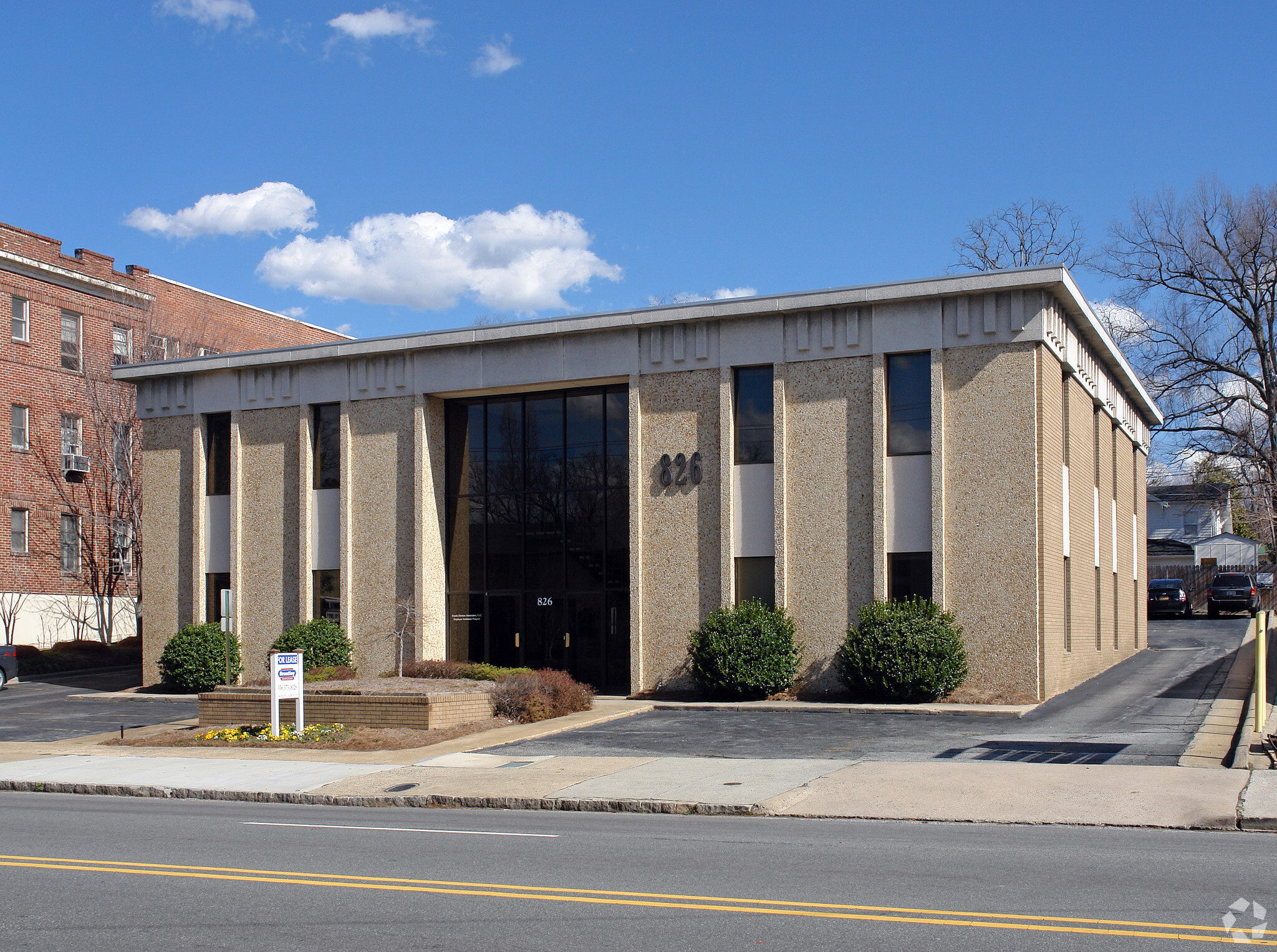 826 N Elm St, Greensboro, NC for lease Building Photo- Image 1 of 4