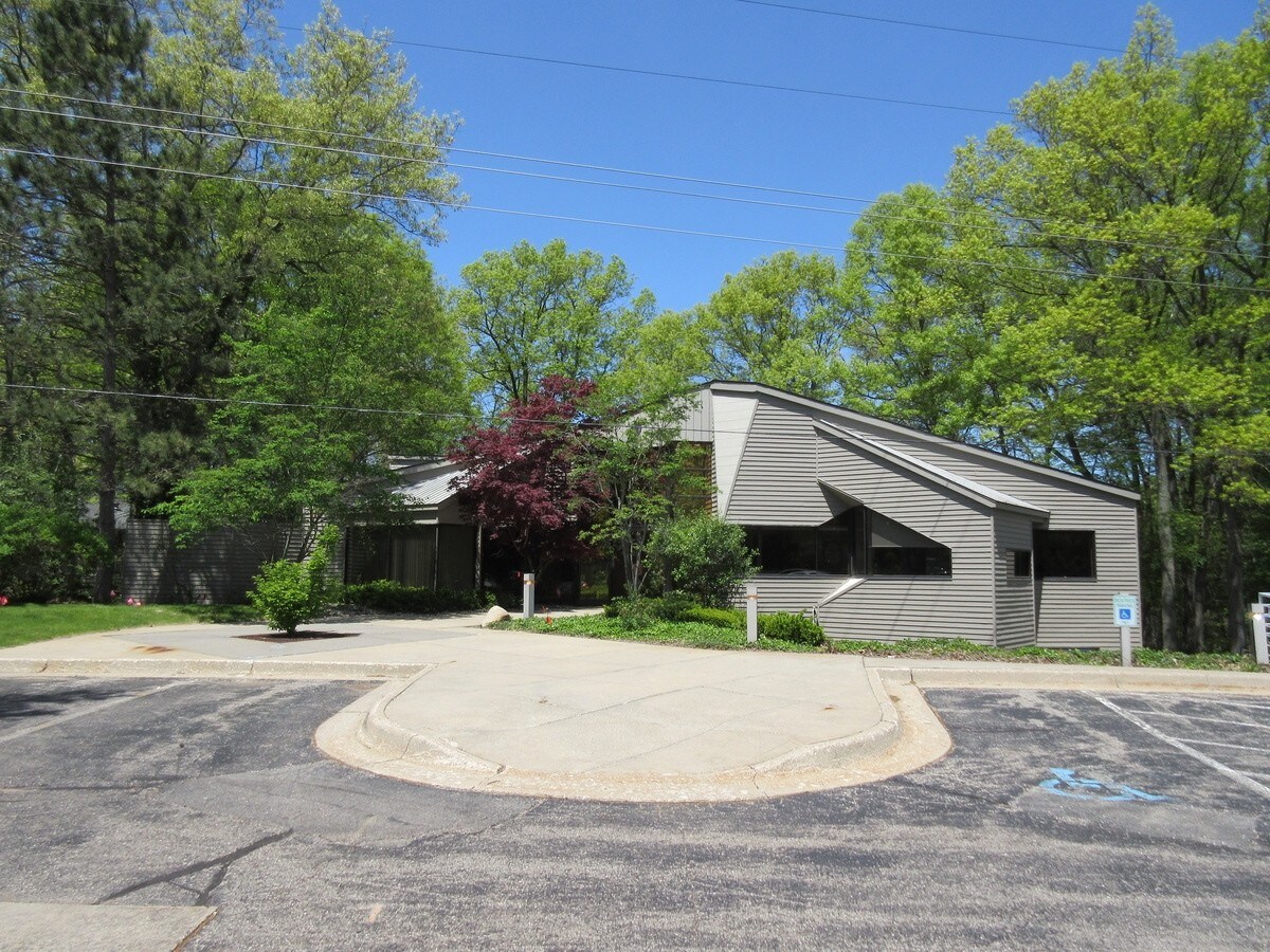 8120 Moors Bridge Rd, Portage, MI 49024 8120 Moorsbridge Rd.