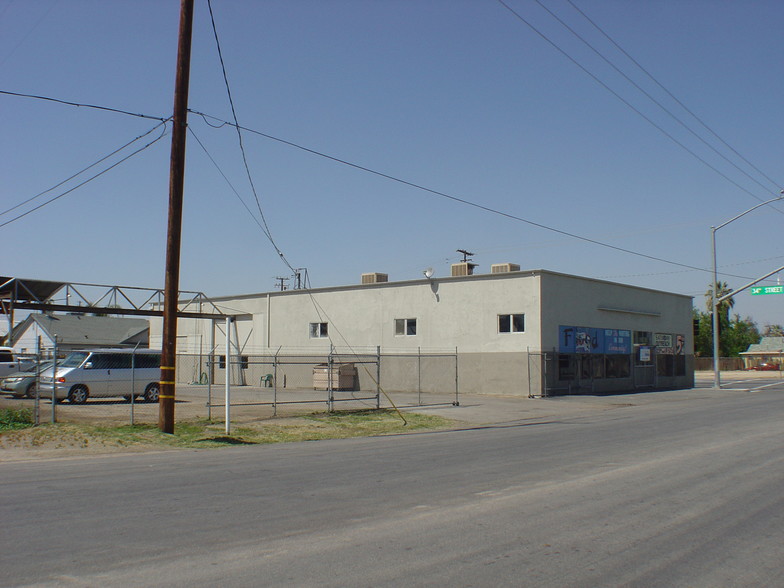 1101 34th St, Bakersfield, CA for lease - Building Photo - Image 2 of 5