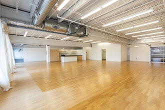 2112 Broadway St NE, Minneapolis, MN for lease Interior Photo- Image 2 of 5