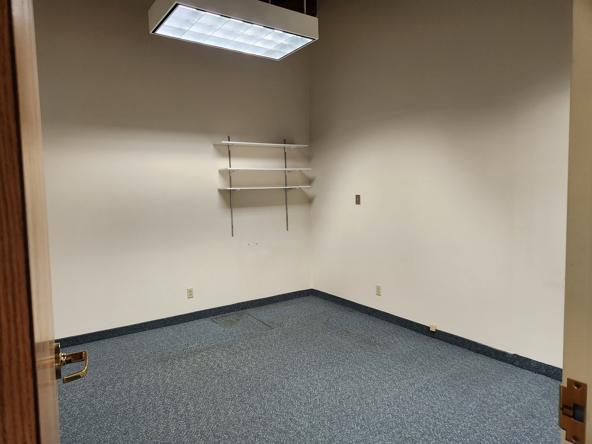 290 Pratt St, Meriden, CT for lease Interior Photo- Image 1 of 1